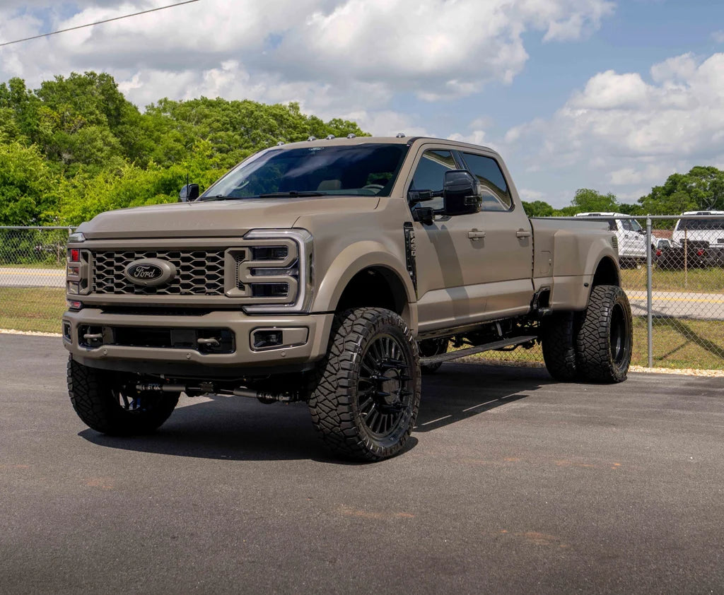 DULLY TRUCK EXTERIOR & INTERIOR DETAIL